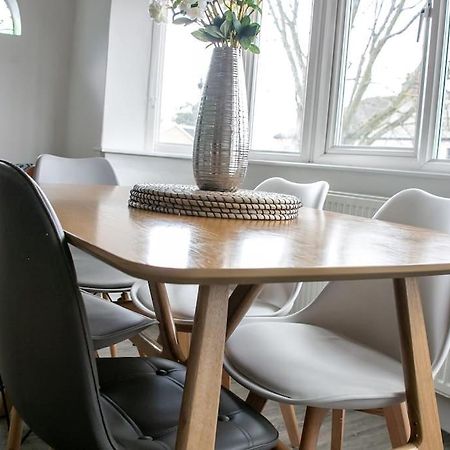 דירות סאות'אנד און סי Stylish Retreat In Leigh-On-Sea מראה חיצוני תמונה