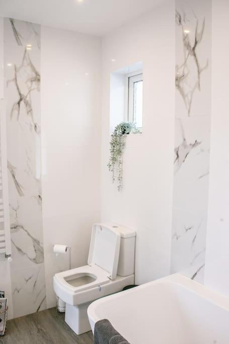 דירות סאות'אנד און סי Stylish Retreat In Leigh-On-Sea מראה חיצוני תמונה