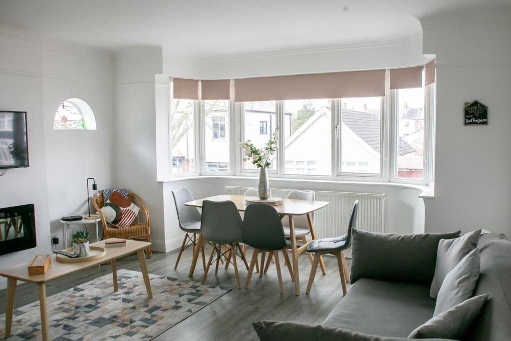 דירות סאות'אנד און סי Stylish Retreat In Leigh-On-Sea מראה חיצוני תמונה